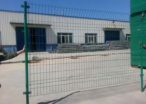 双边丝护栏网报价与厂家选择指南 铁艺护栏的市场分析