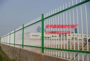 供应双梁型铁艺护栏围栏——坚固美观的围墙护栏解决方案